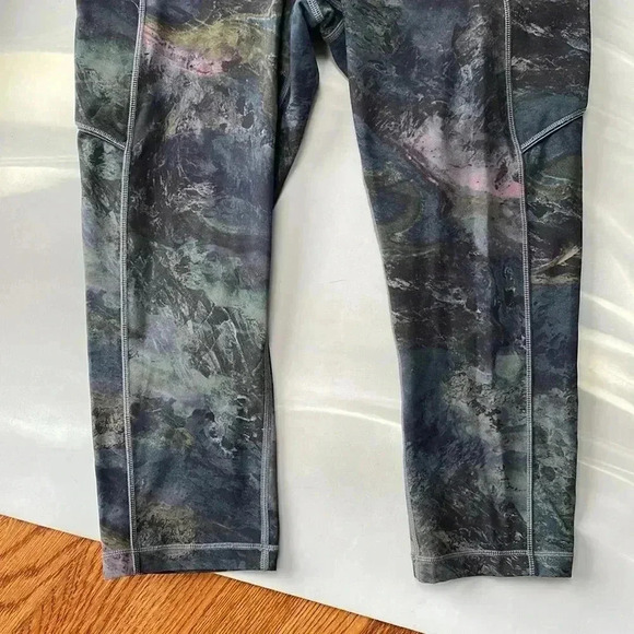 Lululemon I 10 - Picture 3 of 12